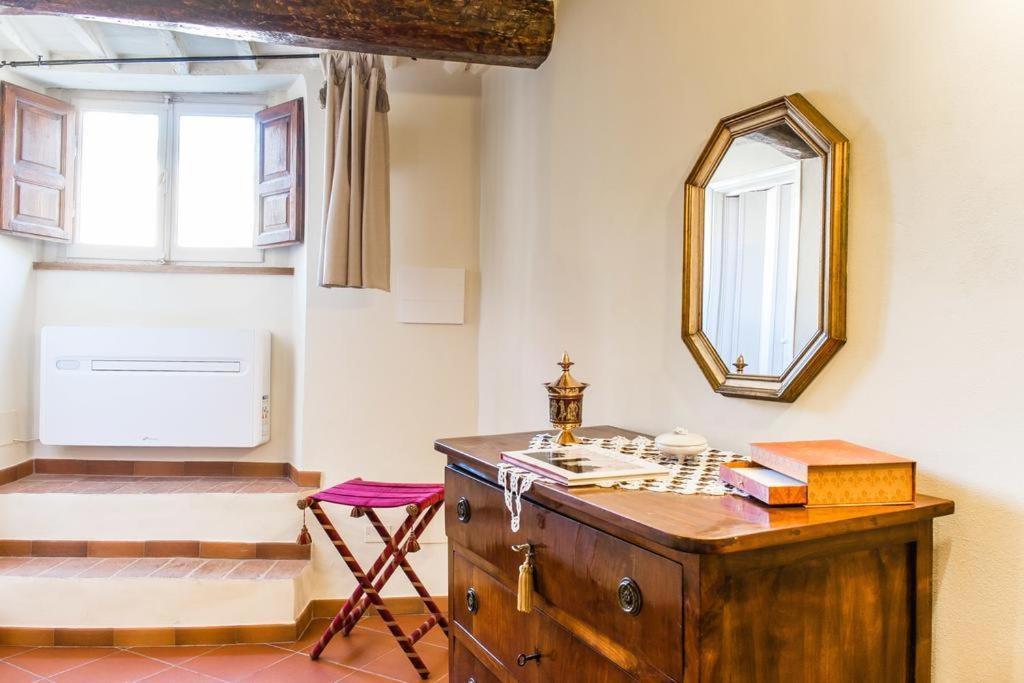 Lyon Apartment Anfiteatro Square, Lucca Exteriör bild