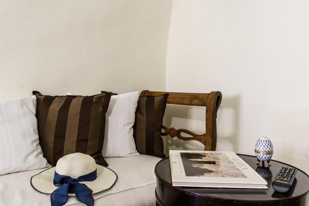 Lyon Apartment Anfiteatro Square, Lucca Exteriör bild